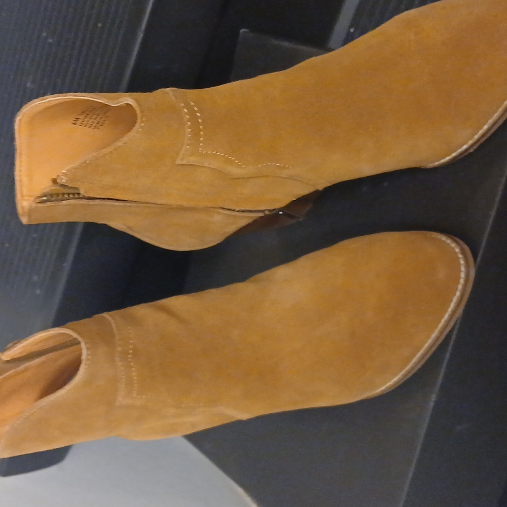 Suede Ankle Booties Size 6 Tan